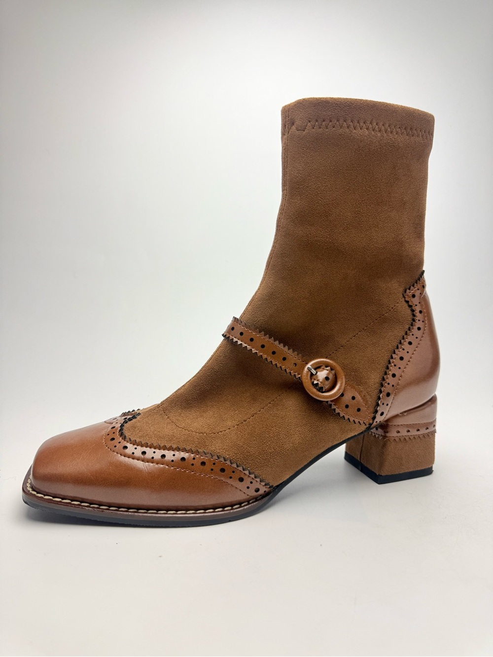 Women’s Size 7 Brown Leather Ankle Boots Block Heel Brogue Detail Never Worn